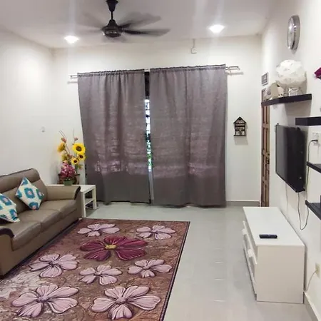 Izora Homestay Kampong Pengkalan Maras Exterior photo